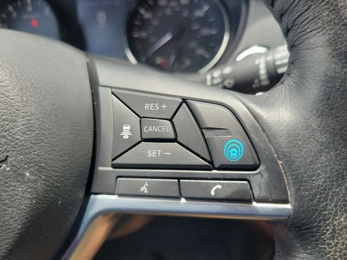 Used 2019 Nissan Rogue SV w/ Premium Package FWD image 20