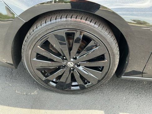 Used 2020 Nissan Altima 2.5 SR FWD image 11