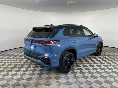 New 2025 Volkswagen Tiguan SE R-Line image 22