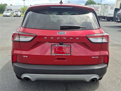 Used 2022 Ford Escape SE w/ Cold Weather Package image 9