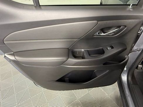 Used 2020 Chevrolet Traverse LT w/ LT Premium Package image 36