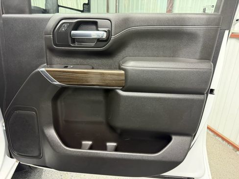 Used 2020 Chevrolet Silverado 2500 LT w/ Z71 Off-Road Package image 13