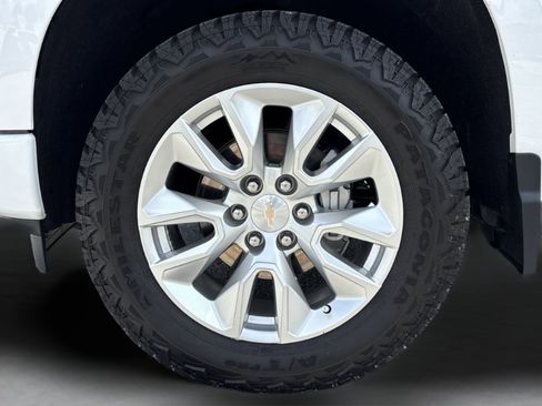 Used 2024 Chevrolet Silverado 1500 Custom image 32