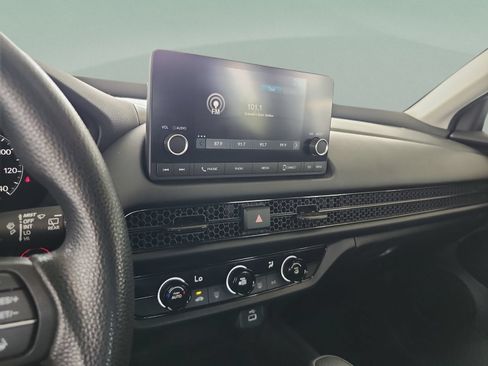 Certified 2023 Honda HR-V LX image 12