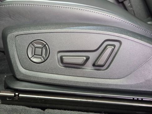 Used 2025 Audi Q6 e-tron Premium w/ Convenience Package AWD/4WD image 13