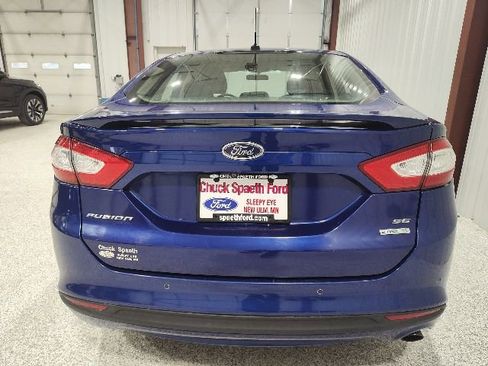 Used 2016 Ford Fusion SE image 5