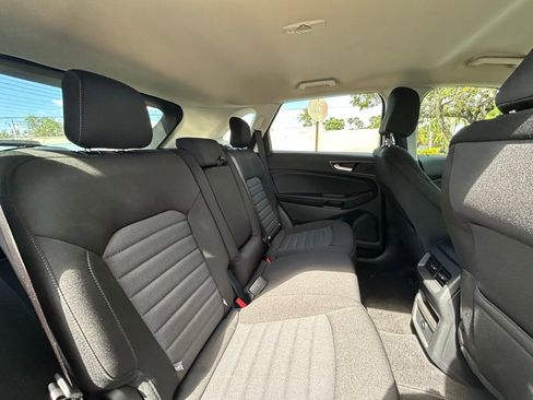 Used 2024 Ford Edge SE w/ Black Appearance Package image 34