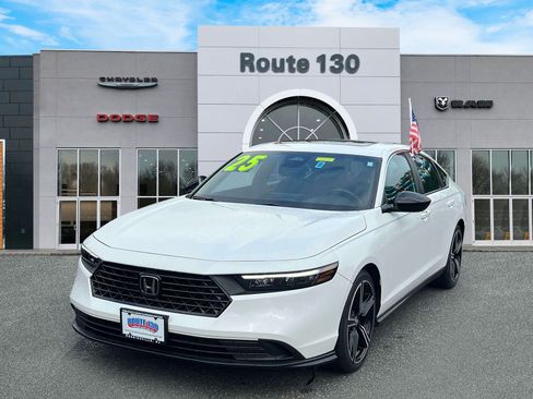 Used 2025 Honda Accord Sport image 2