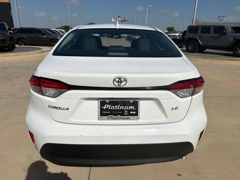 Used 2024 Toyota Corolla LE FWD image 4