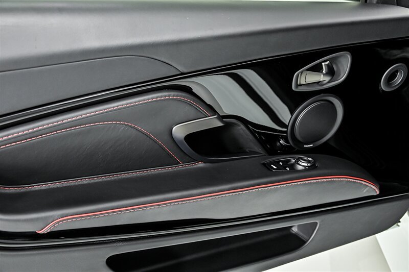 Used 2019 Aston Martin DBS Superleggera RWD image 29