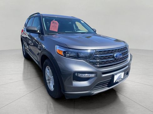 Certified 2024 Ford Explorer XLT w/ Equipment Group 202A AWD/4WD image 1