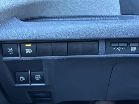 Certified 2024 Toyota Sienna XLE image 34