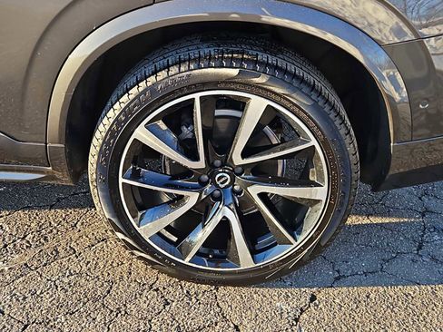 Used 2023 Volvo XC90 B6 Plus w/ Protection Package image 8