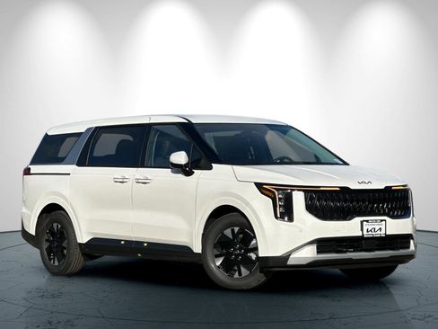 New 2026 Kia Carnival LXS image 2
