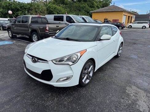Used 2016 Hyundai Veloster w/ Option Group 02 FWD image 4