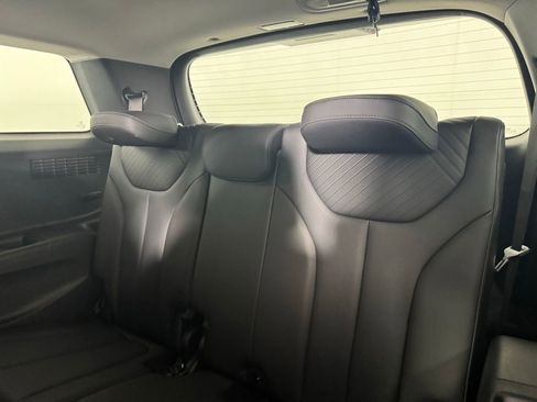 Used 2024 Hyundai Palisade SEL w/ Premium Package FWD image 12