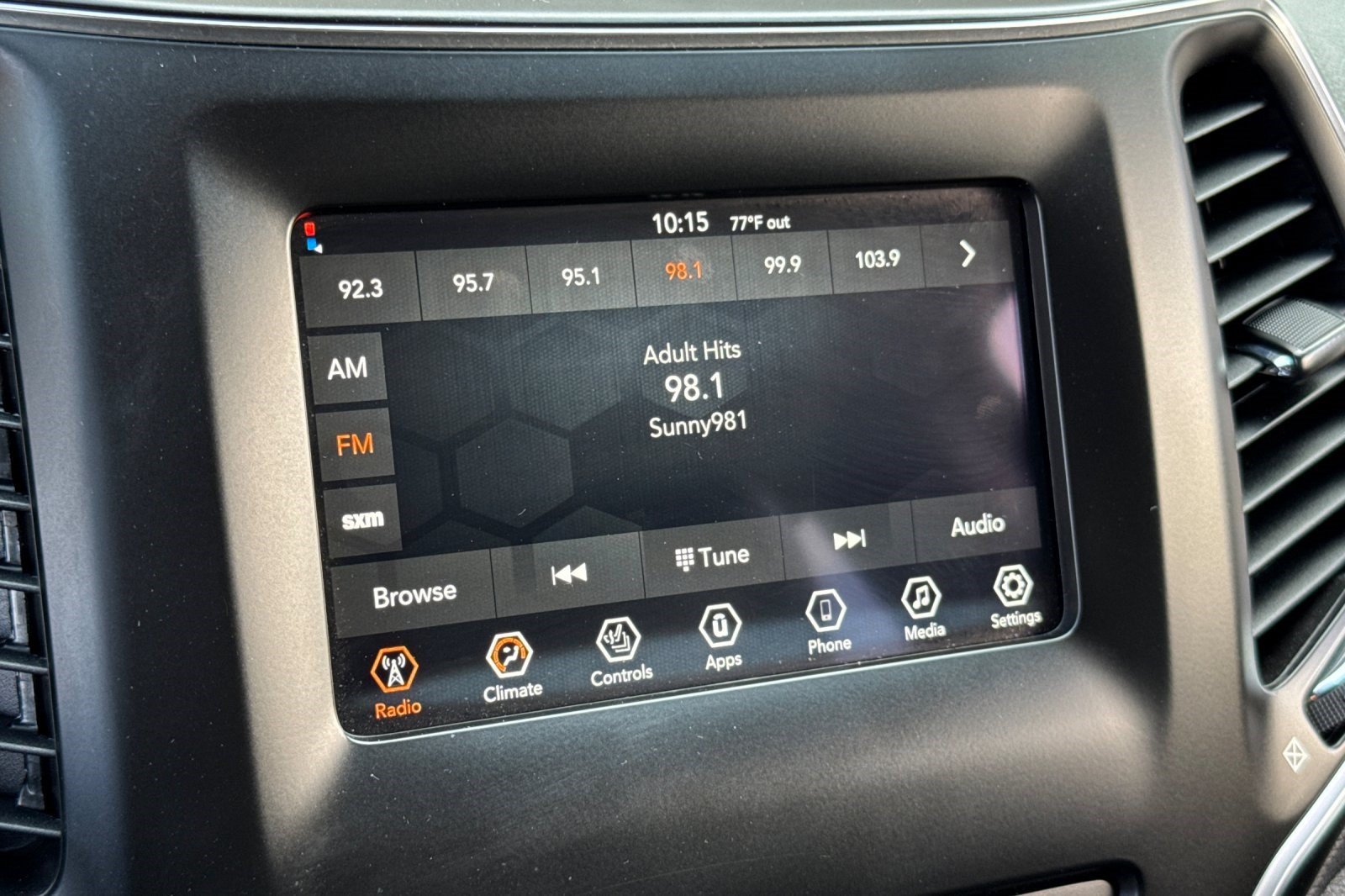 Used 2021 Jeep Cherokee Latitude Lux AWD/4WD image 21