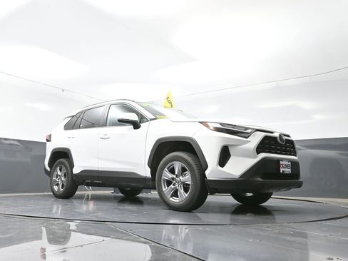 Used 2025 Toyota RAV4 XLE image 24