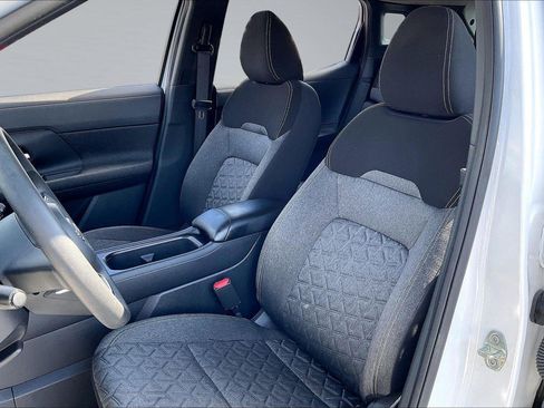 Certified 2025 Nissan Kicks SV FWD image 26