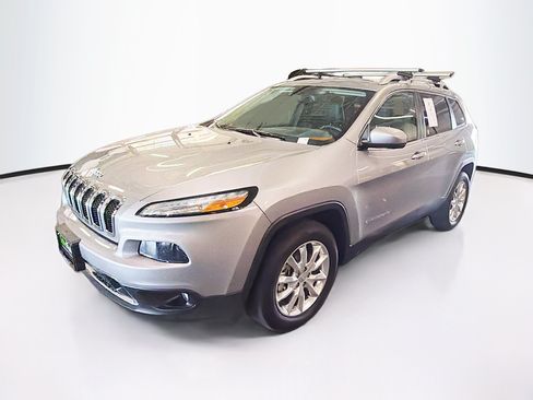 Used 2015 Jeep Cherokee Limited w/ Luxury Group AWD/4WD image 3