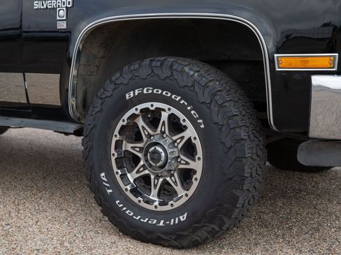 Used 1986 Chevrolet C/K Truck 2500 image 22