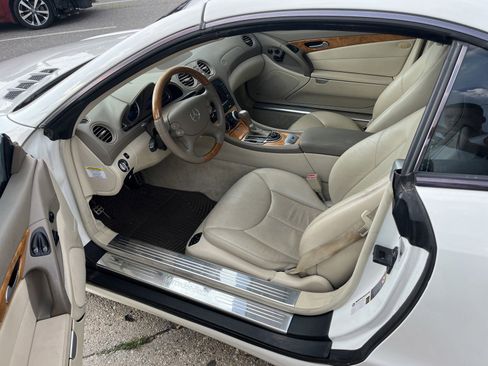 Used 2007 Mercedes-Benz SL 550 w/ Premium Pkg I image 10