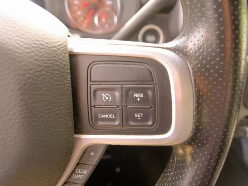 Used 2022 RAM 3500 Big Horn image 33