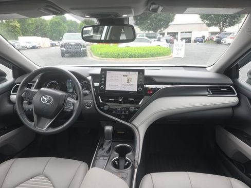 Used 2024 Toyota Camry SE w/ Cold Weather Package FWD image 12