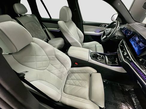 Used 2024 BMW X5 xDrive40i w/ M Sport Package AWD/4WD image 29