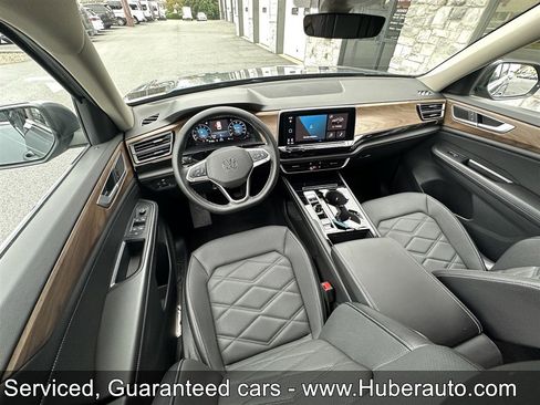 Used 2024 Volkswagen Atlas SE image 32