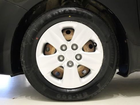 Used 2017 Kia Forte LX image 8