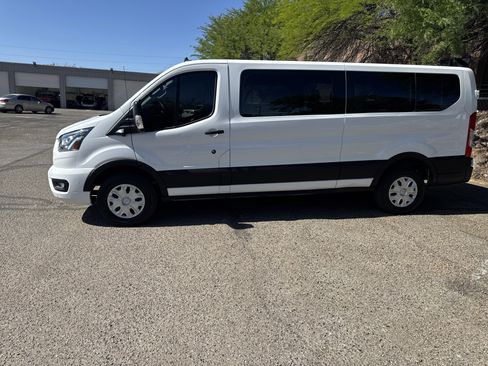 Used 2023 Ford Transit 350 XLT RWD image 4