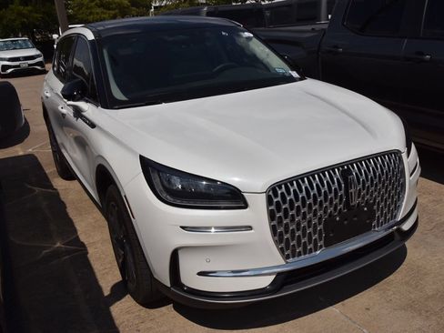 Certified 2023 Lincoln Corsair FWD w/ Equipment Group 101A image 4