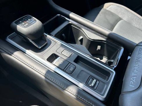 Certified 2022 Nissan Pathfinder SL w/ SL Black Package FWD image 39