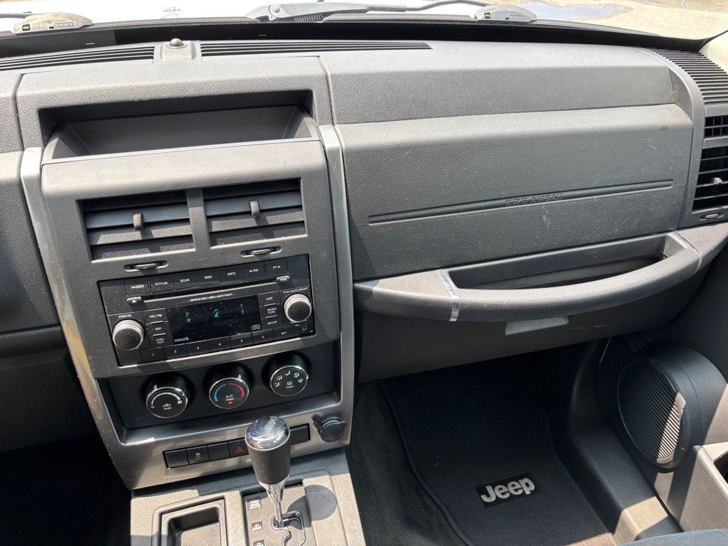 Used 2012 Jeep Liberty Sport RWD image 14