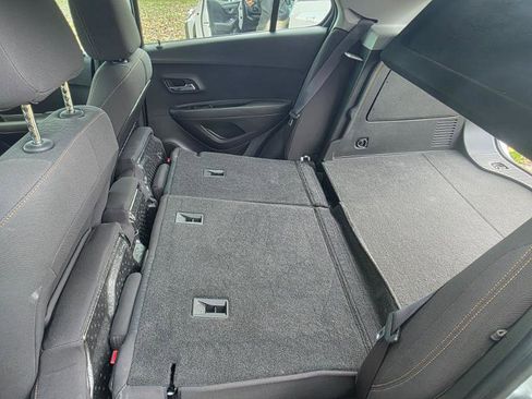 Used 2018 Chevrolet Trax LS image 35