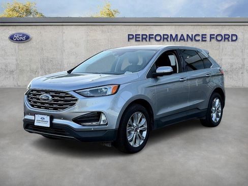 Certified 2022 Ford Edge Titanium image 2