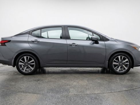 Used 2025 Nissan Versa SV image 11