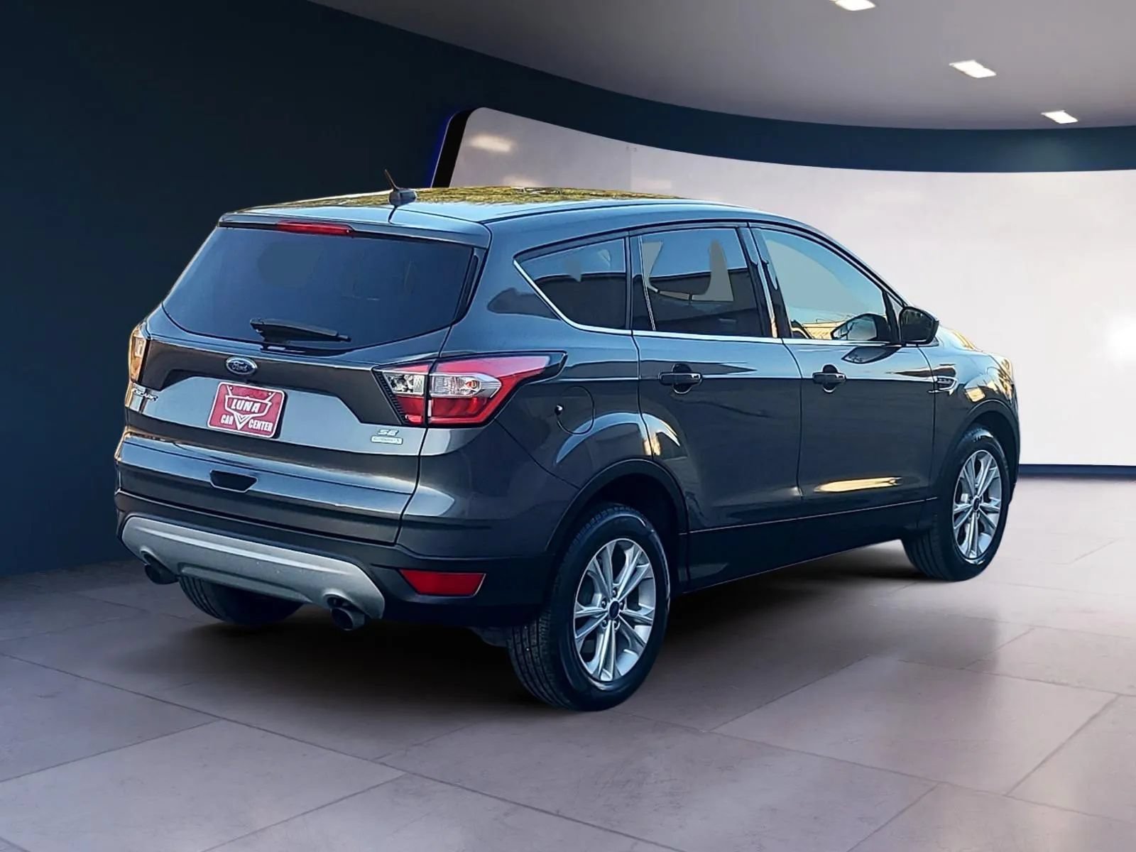 Used 2017 Ford Escape SE FWD image 5