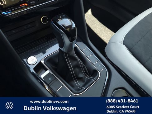 New 2025 Volkswagen Taos SE image 15