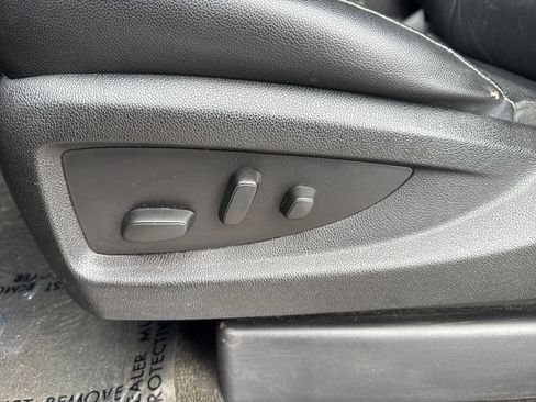 Used 2017 Chevrolet Suburban Premier AWD/4WD image 22