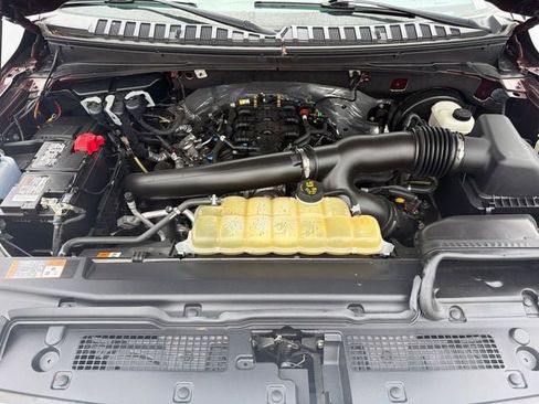 Used 2021 Ford Expedition XLT image 12