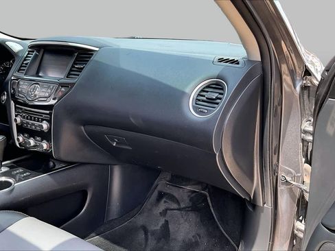 Used 2020 Nissan Pathfinder SL AWD/4WD image 19