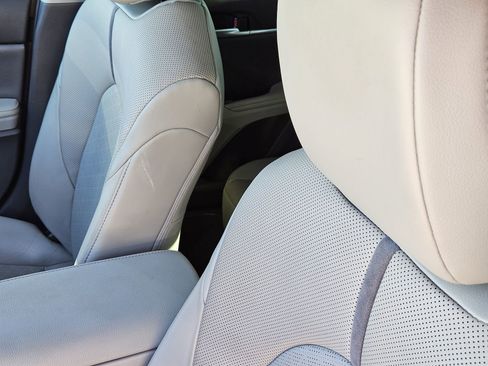 Used 2024 Toyota Camry XSE w/ Navigation Package image 31