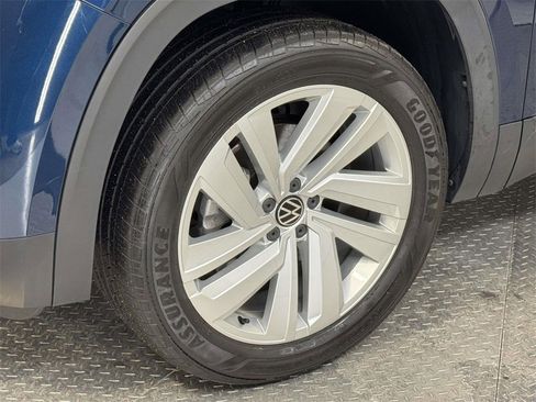 Used 2022 Volkswagen Atlas Cross Sport SE image 9