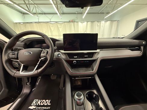Used 2025 Ford Explorer ST-Line w/ ST-Line Street Pack AWD/4WD image 17