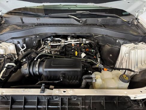 Used 2021 Ford Explorer XLT w/ Equipment Group 202A AWD/4WD image 27