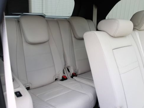 Used 2026 Mercedes-Benz GLS 580 4MATIC image 17