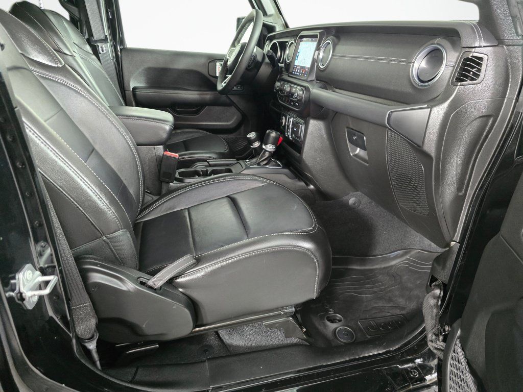 Used 2023 Jeep Wrangler Unlimited Sahara AWD/4WD image 42