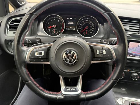 Used 2015 Volkswagen Golf 4-Door image 19